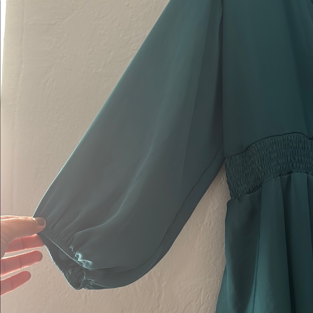 Zara Green Midi Dress with Bishop Sleeves and V-Neck 103 - Picture 3 of 8